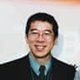 韋然：香港作曲家、作詞人、專(zhuān)欄作家，被譽(yù)為香港粵語(yǔ)兒歌之父。